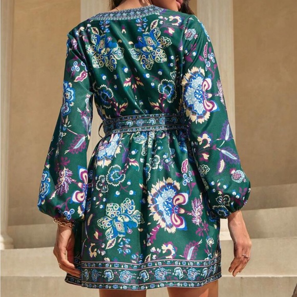 Floral print lantern sleeve dress - Picture 2 of 3